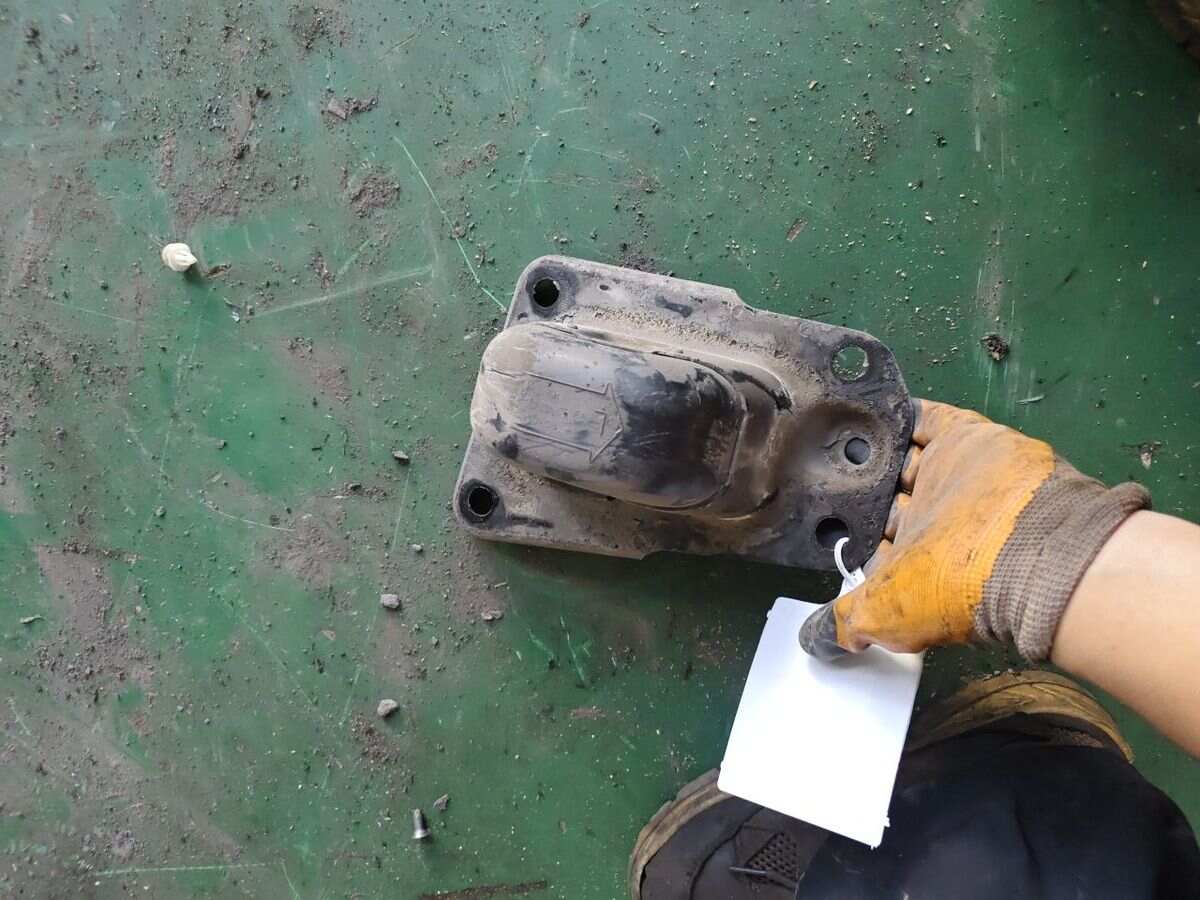 1K0505130J 轴承座 右侧