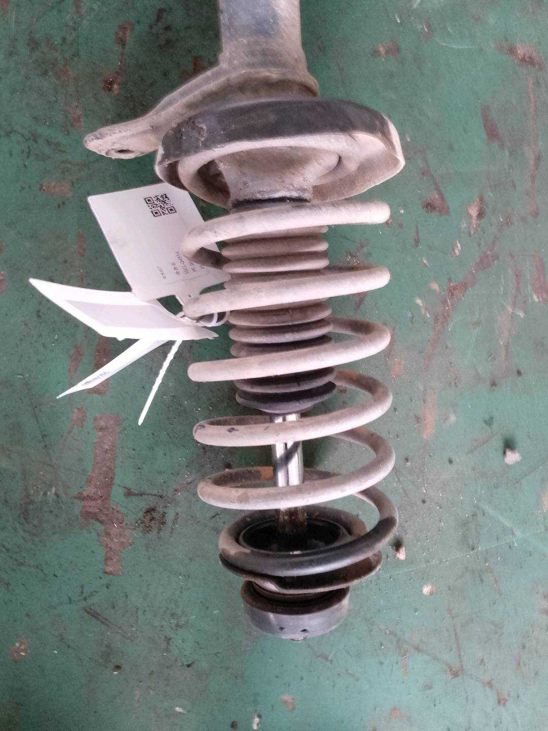 327411105 前减震器螺旋弹簧(右)