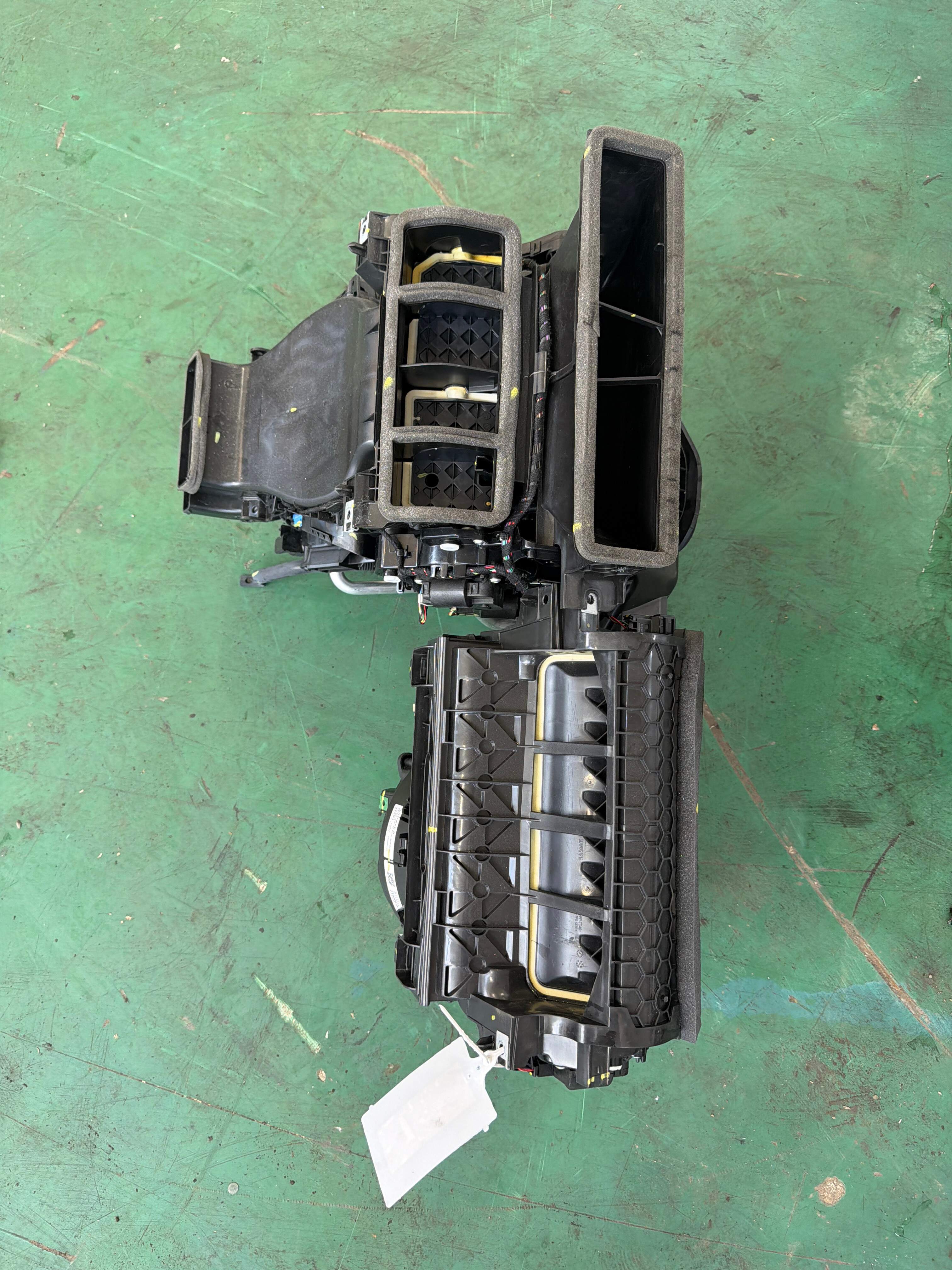 8892269356 A/C Unit Assembly