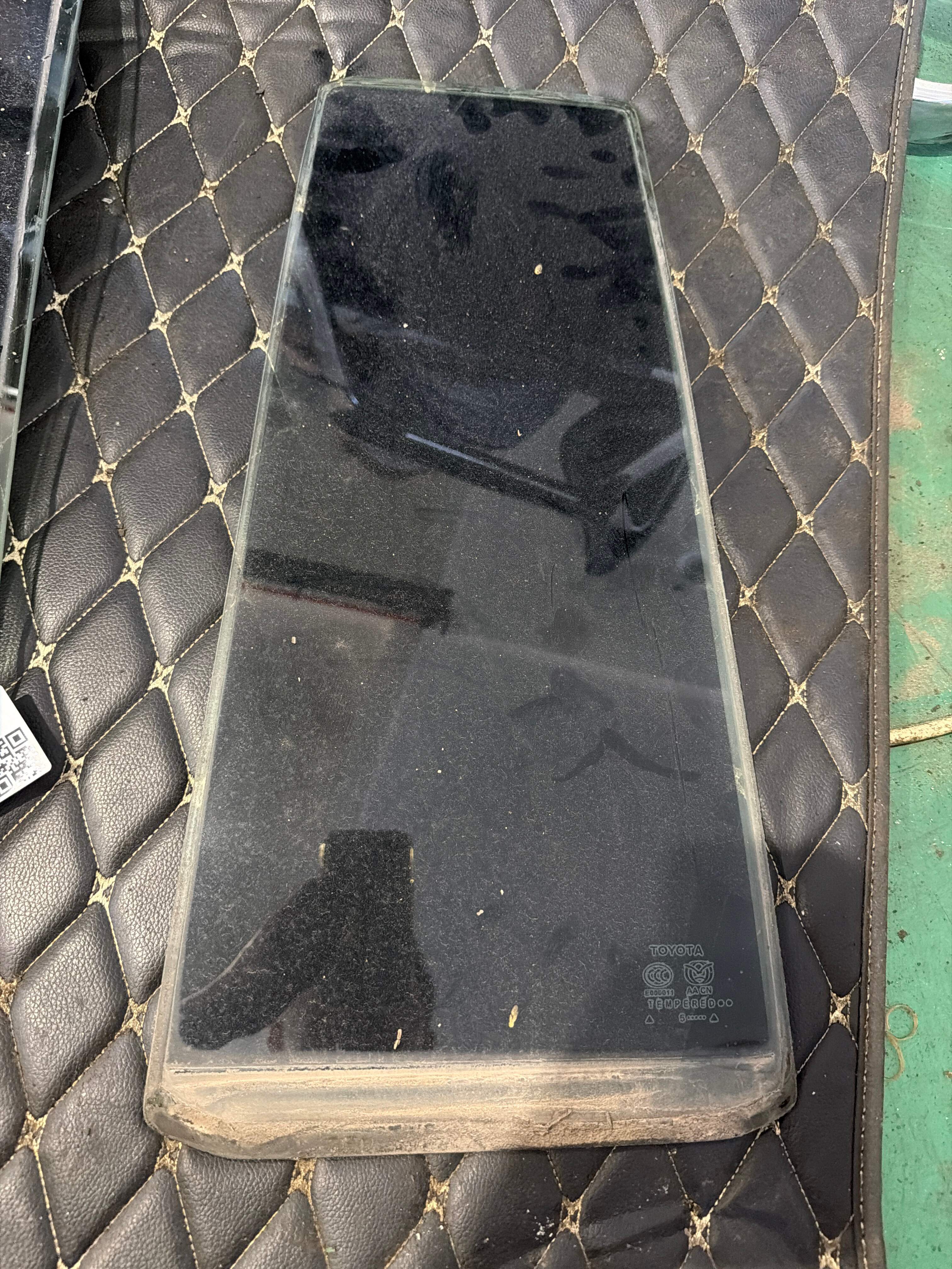 681240G020 后门三角窗玻璃（左）