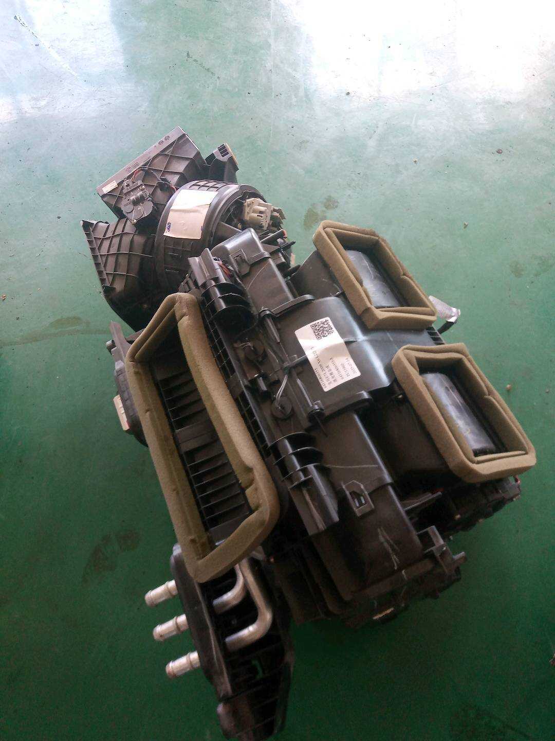 64119127188 蒸发箱总成