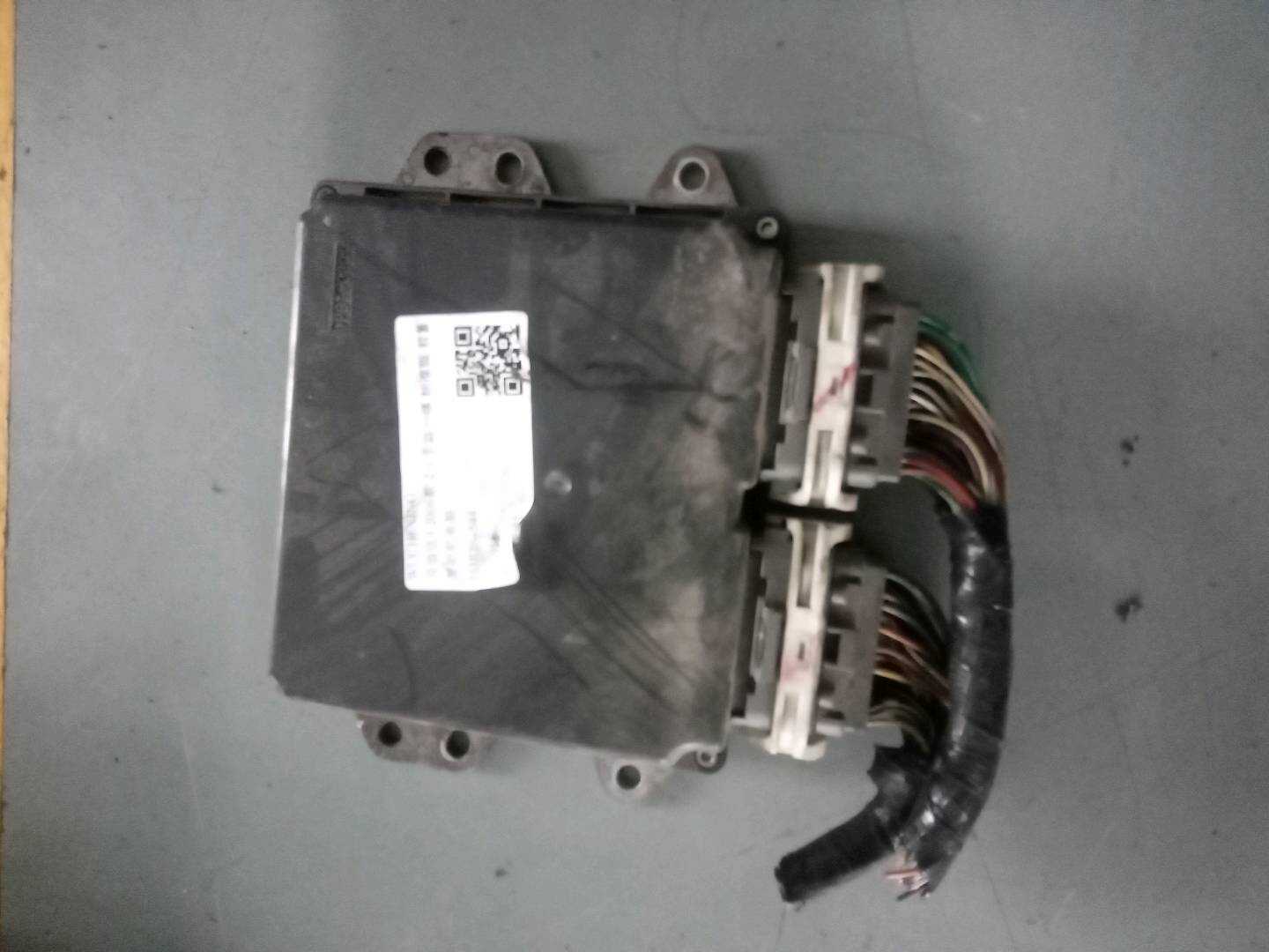 LFP218881B 发动机电脑