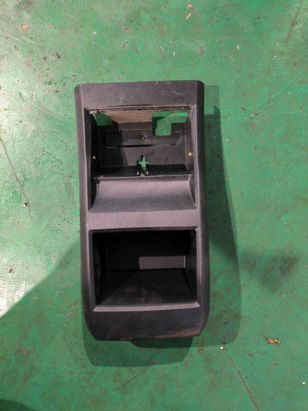 A16968300919F09 杂物箱