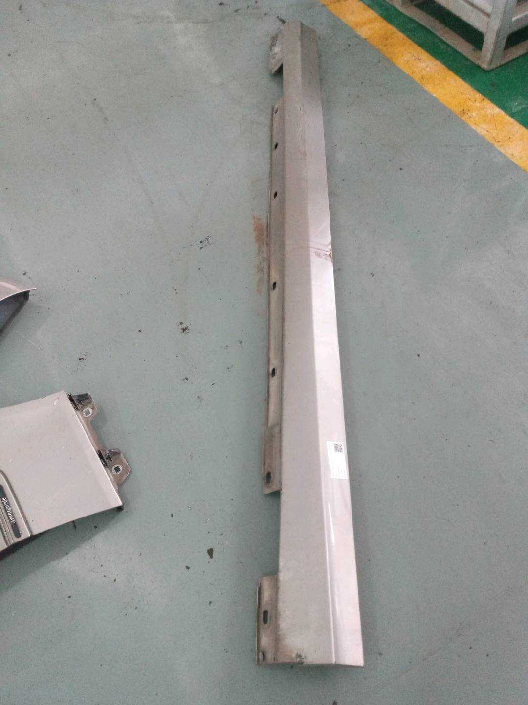 A2046980354 底大边(左)