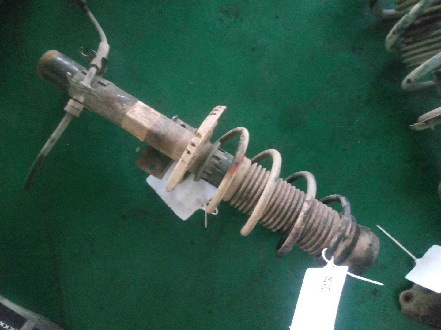 6RD413031H 前减震器芯（右）