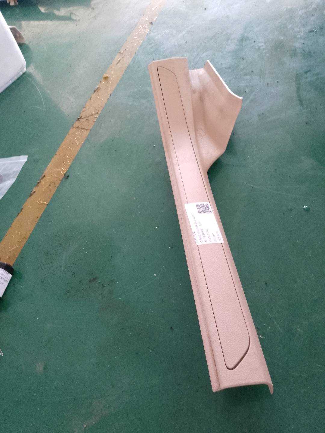 51479172742 后门槛装饰板(右内)