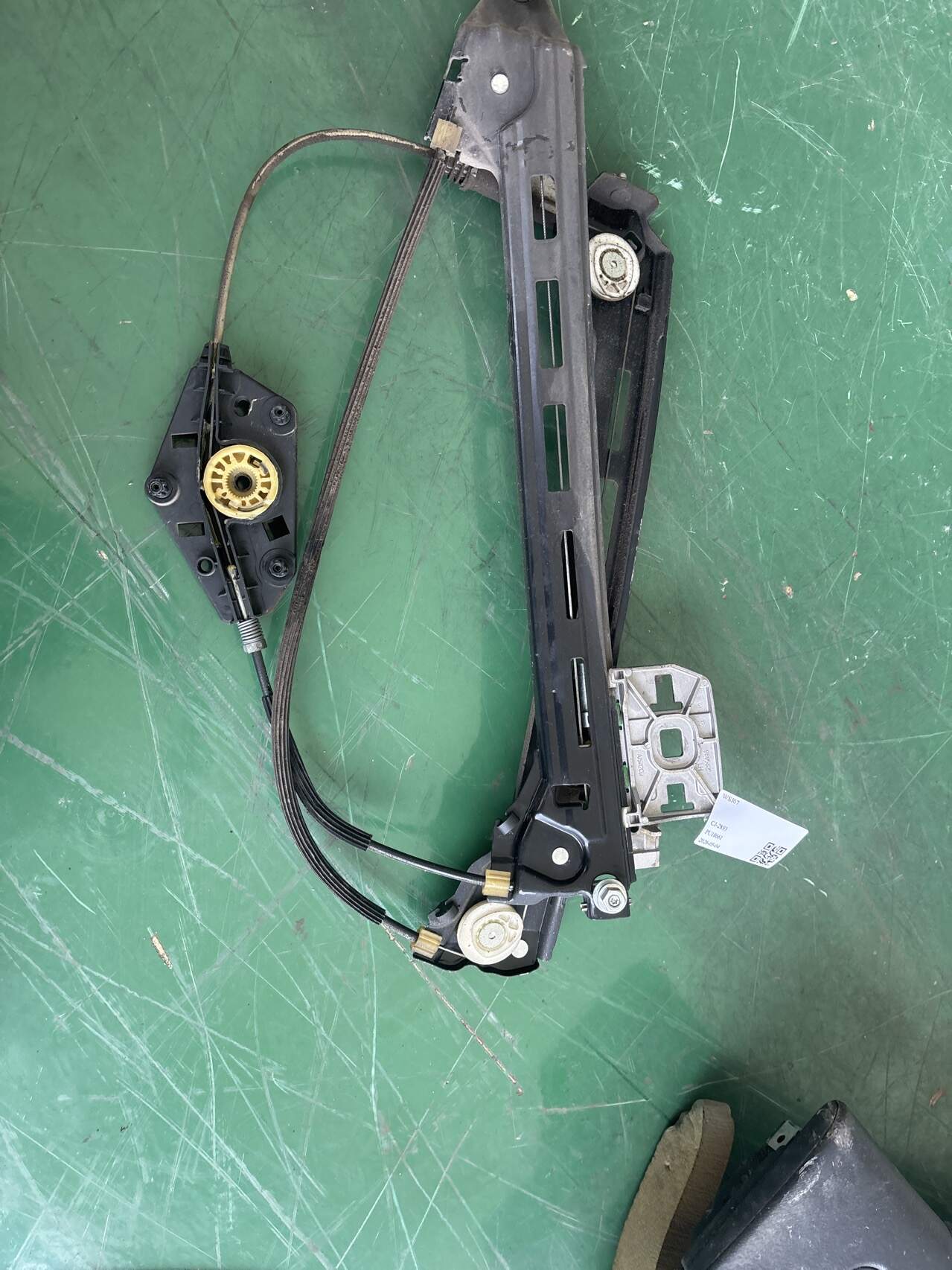 L35D839462 Rear Door Window Regulator Bracket, Right
