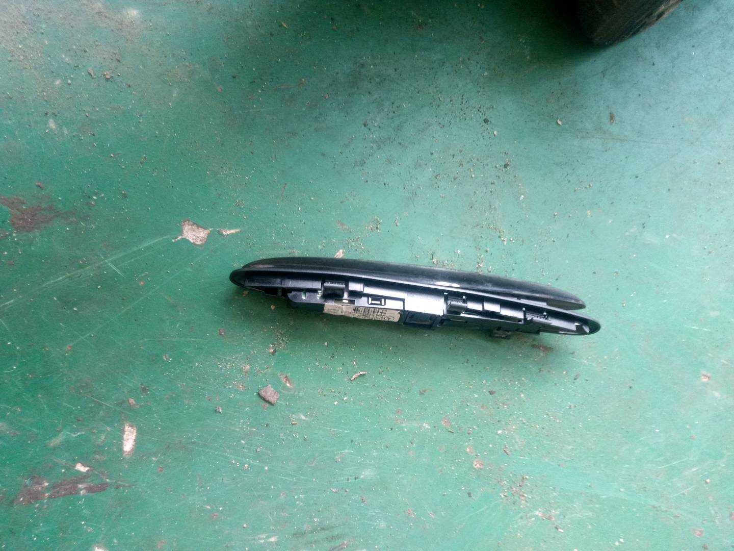 A0015425423 倒车电子蜂鸣器(后)