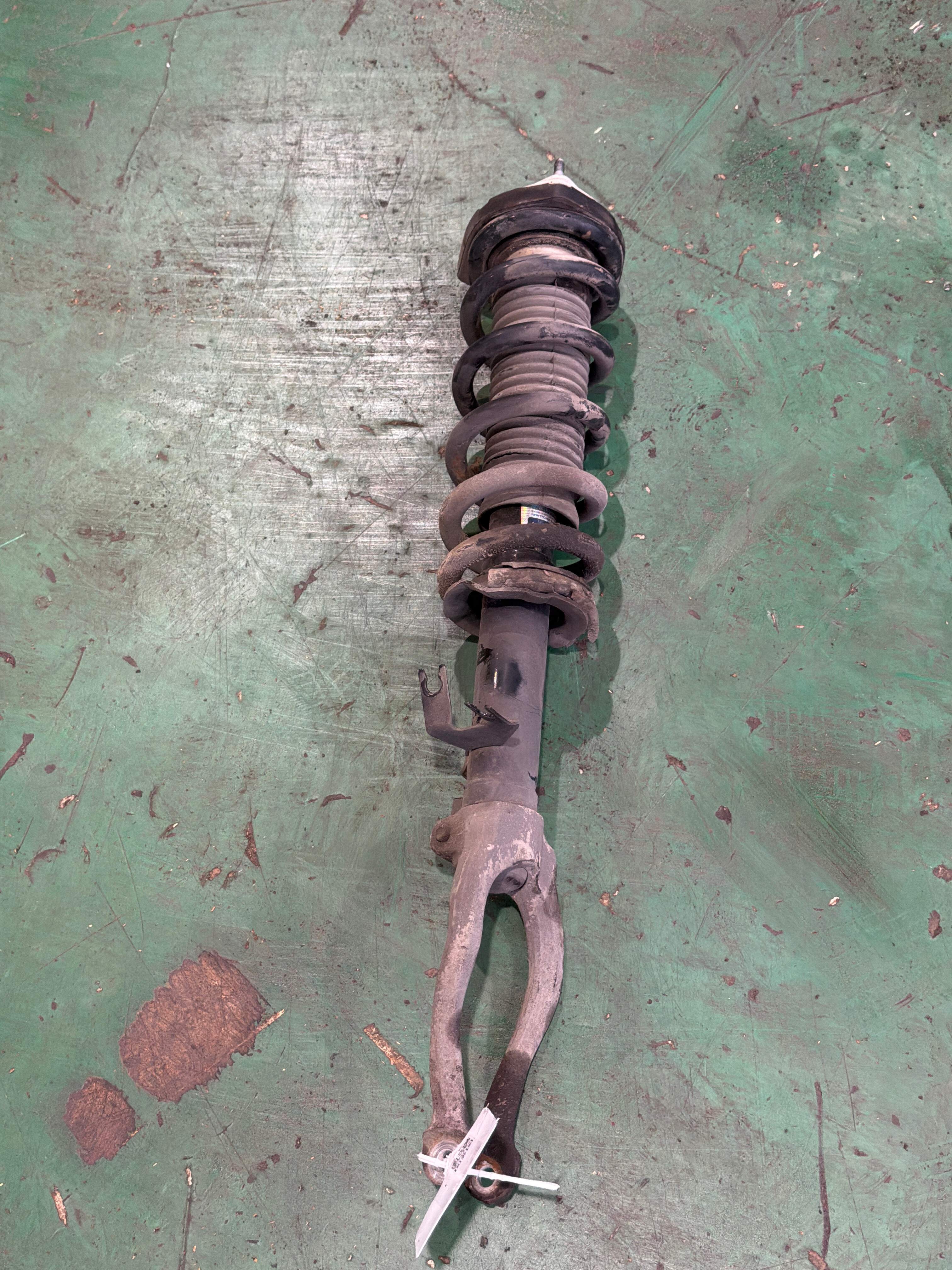 E61101CB0C 前减震器总成(右)