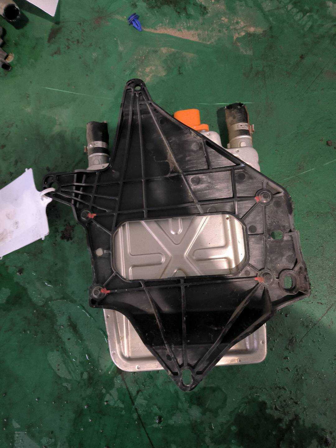 P0000427AE 电池加热器
