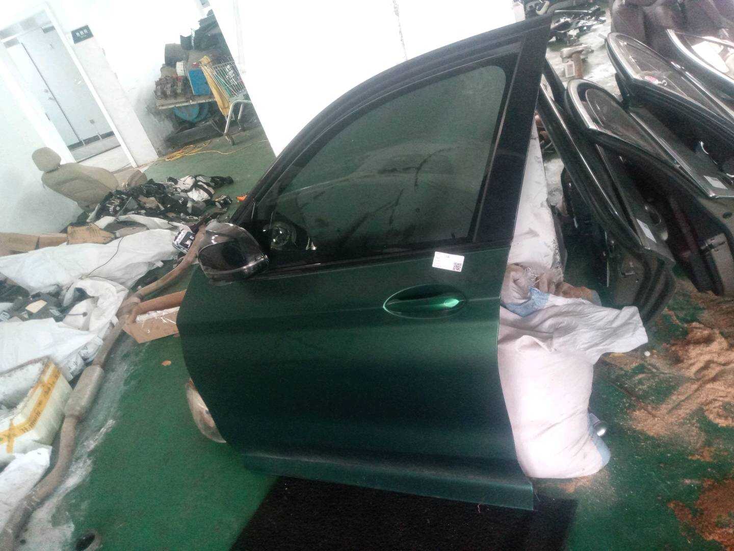 41007465527 前门壳(左)