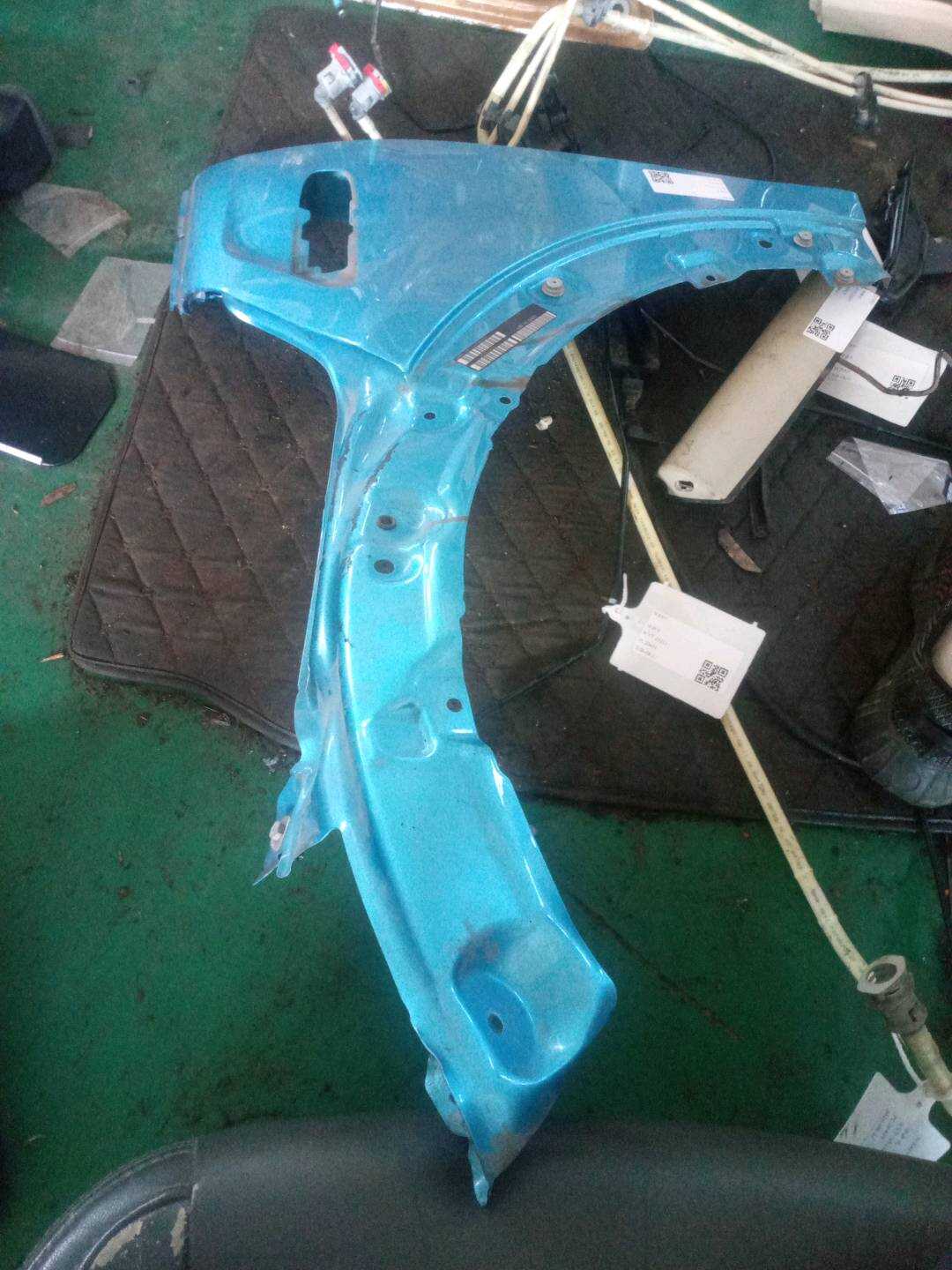 41007374521 Front Fender, Left