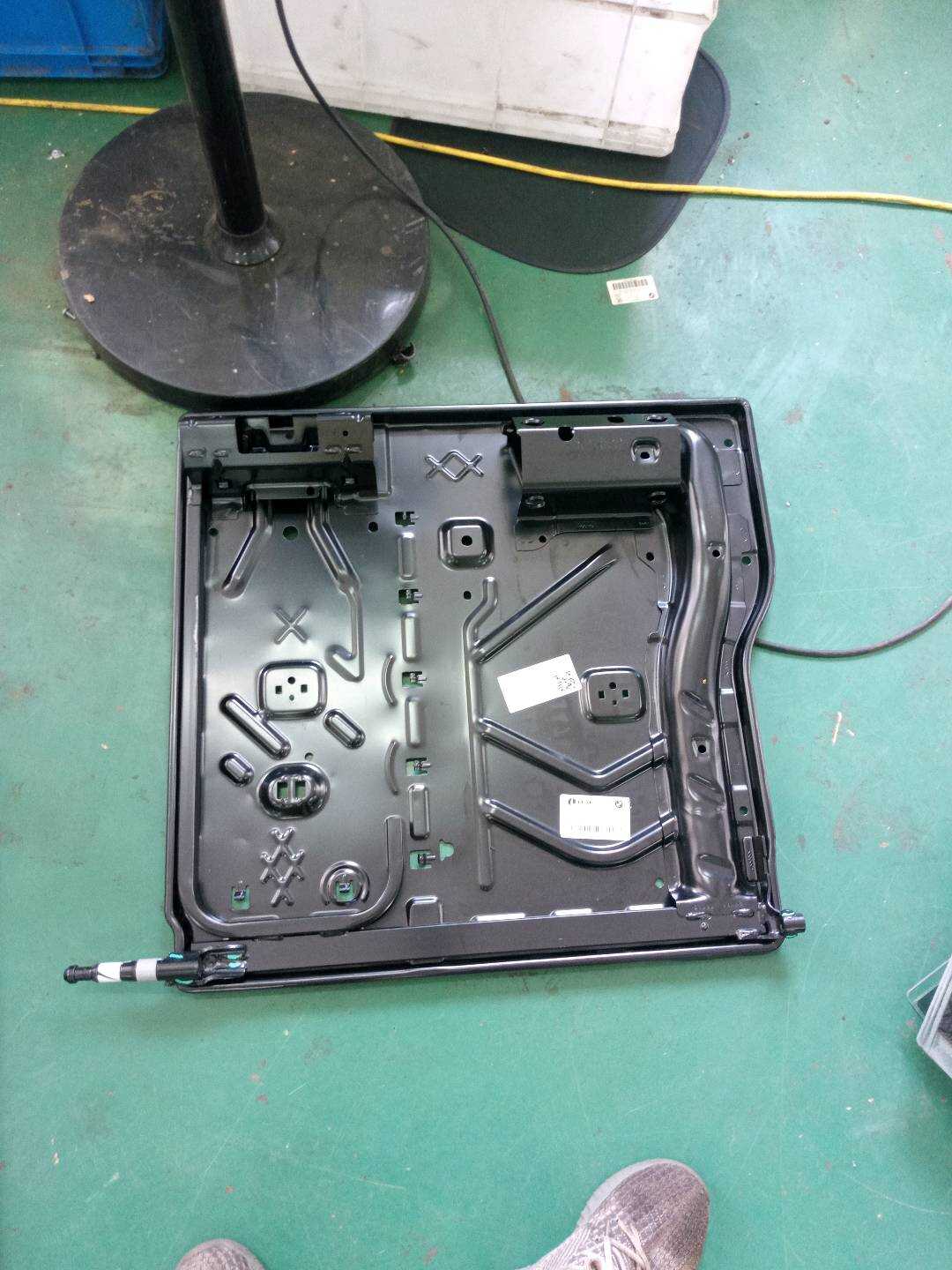52207274535 后座椅靠背骨架（左）