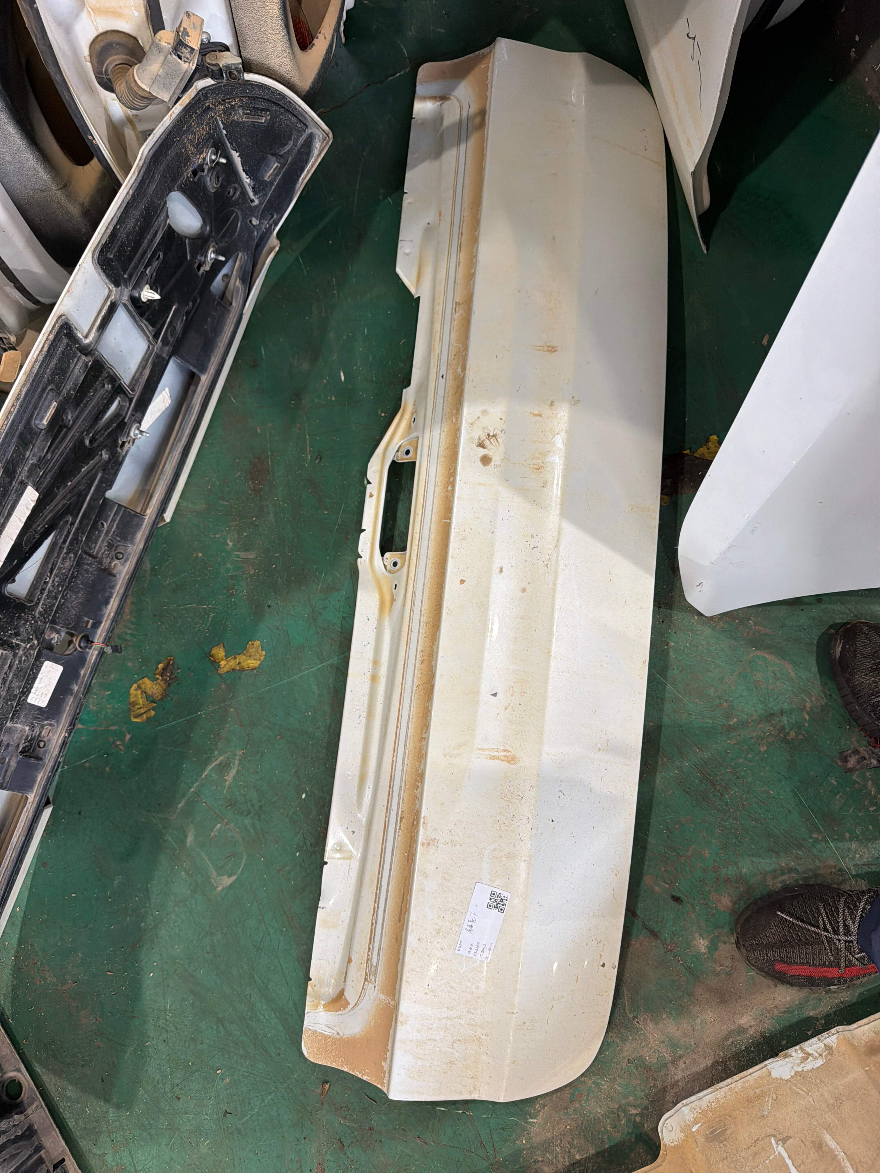 41007378123 Trunk Lid Shell, Lower