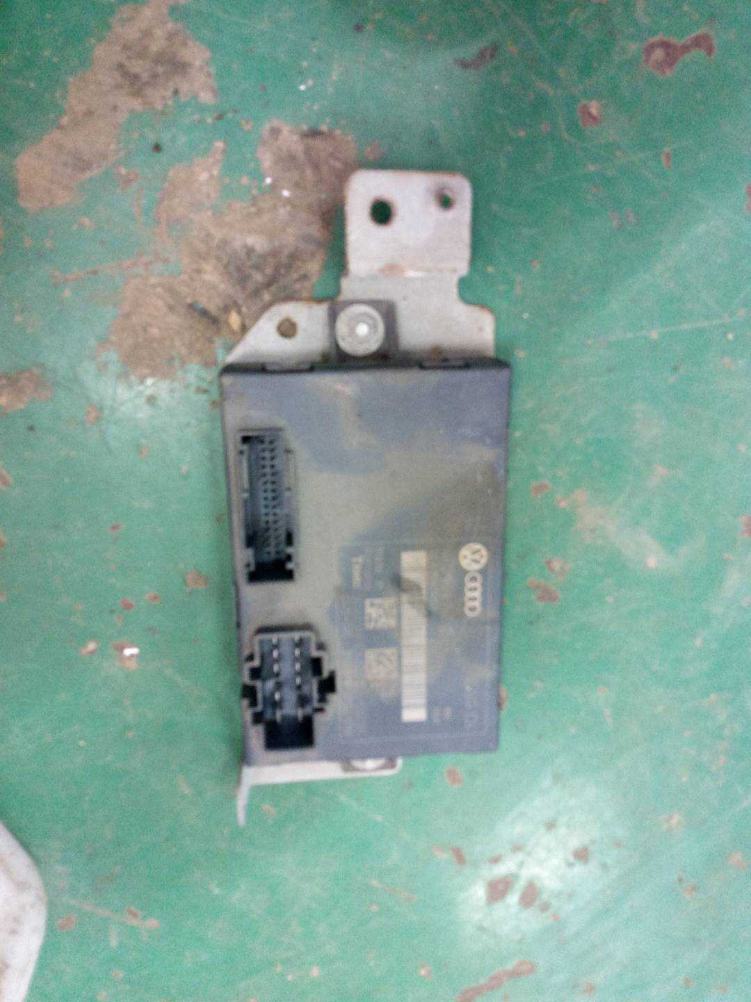 4F0959760D 座椅和靠背调整记忆功能控制单元