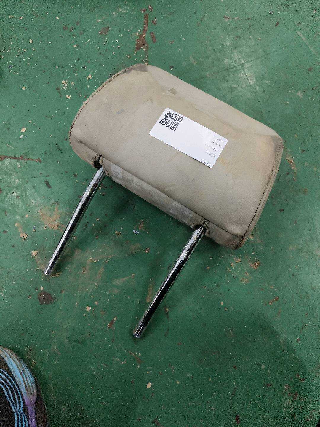 L4F0881901A1WF 驾驶员座椅头枕