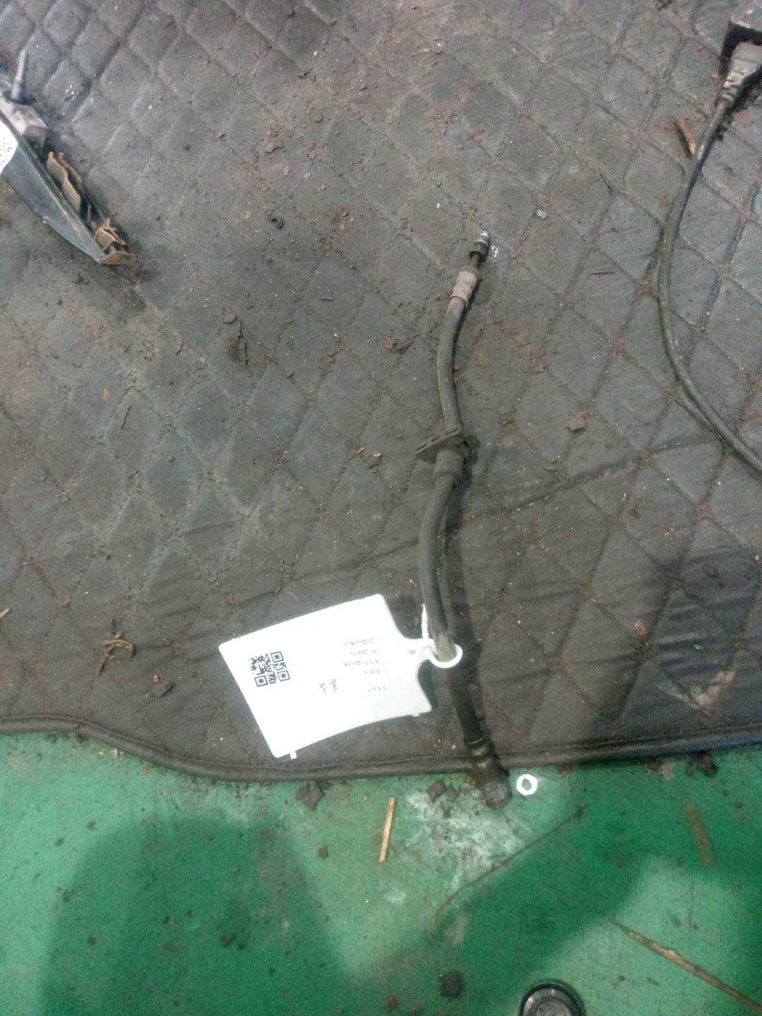 34306895676 前轮边制动软管(右)