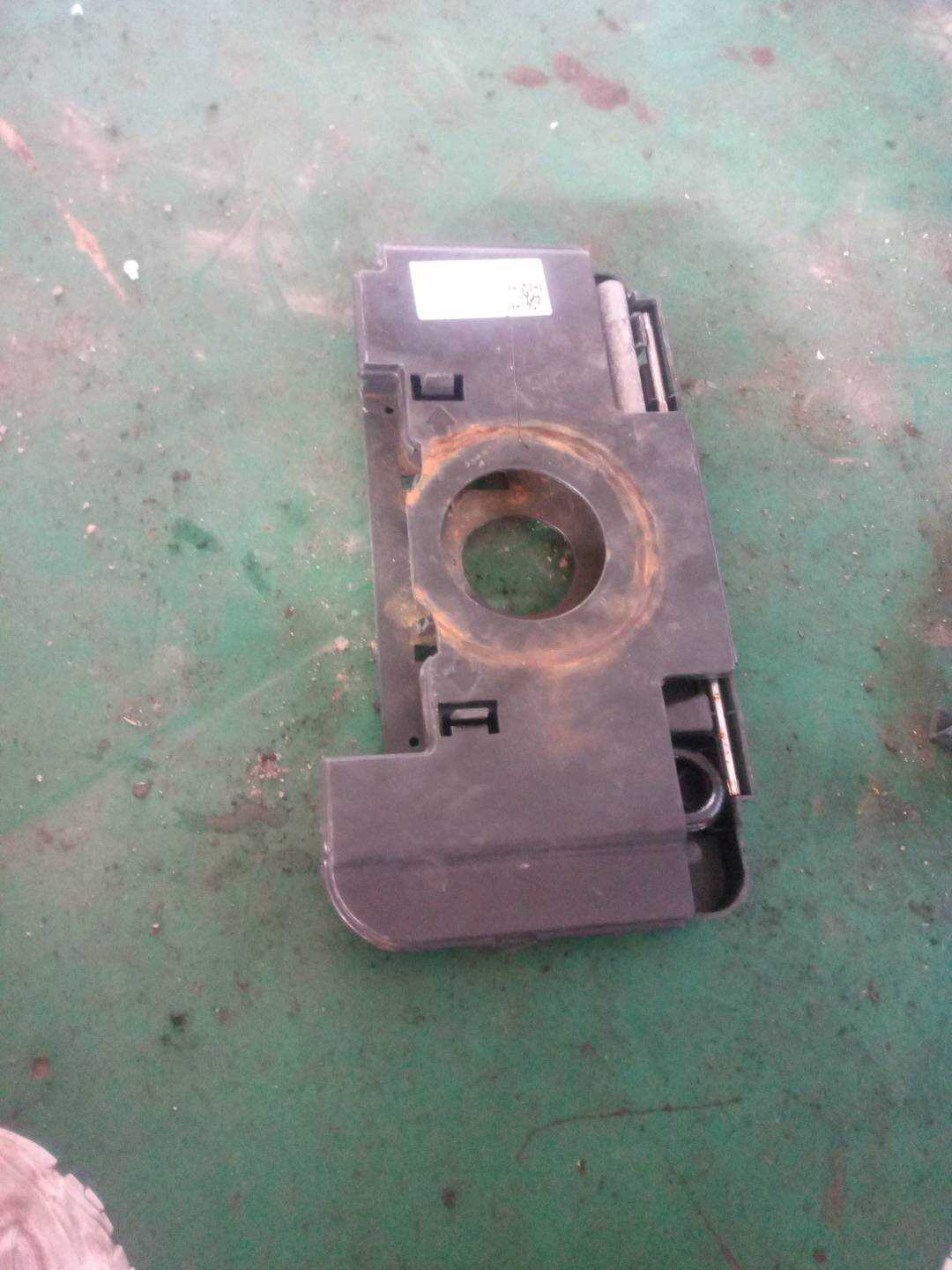 8T8813685 备胎工具箱