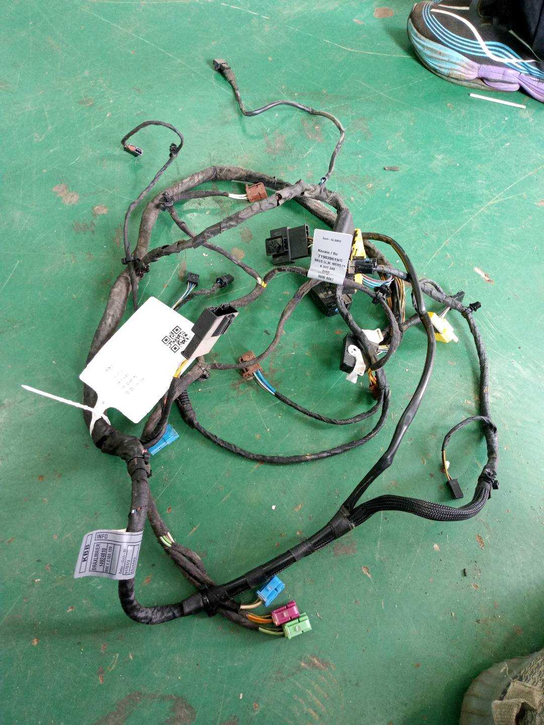 61129175176 Driver Seat Wiring Harness Assembly