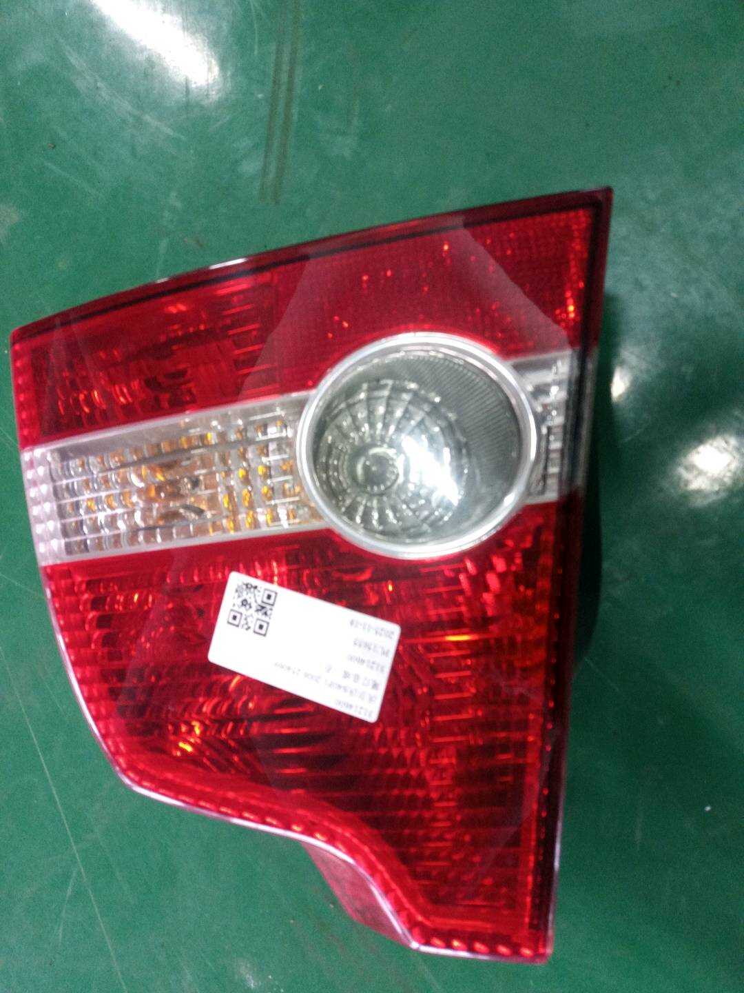 31214600 Tail Light Assembly, Right