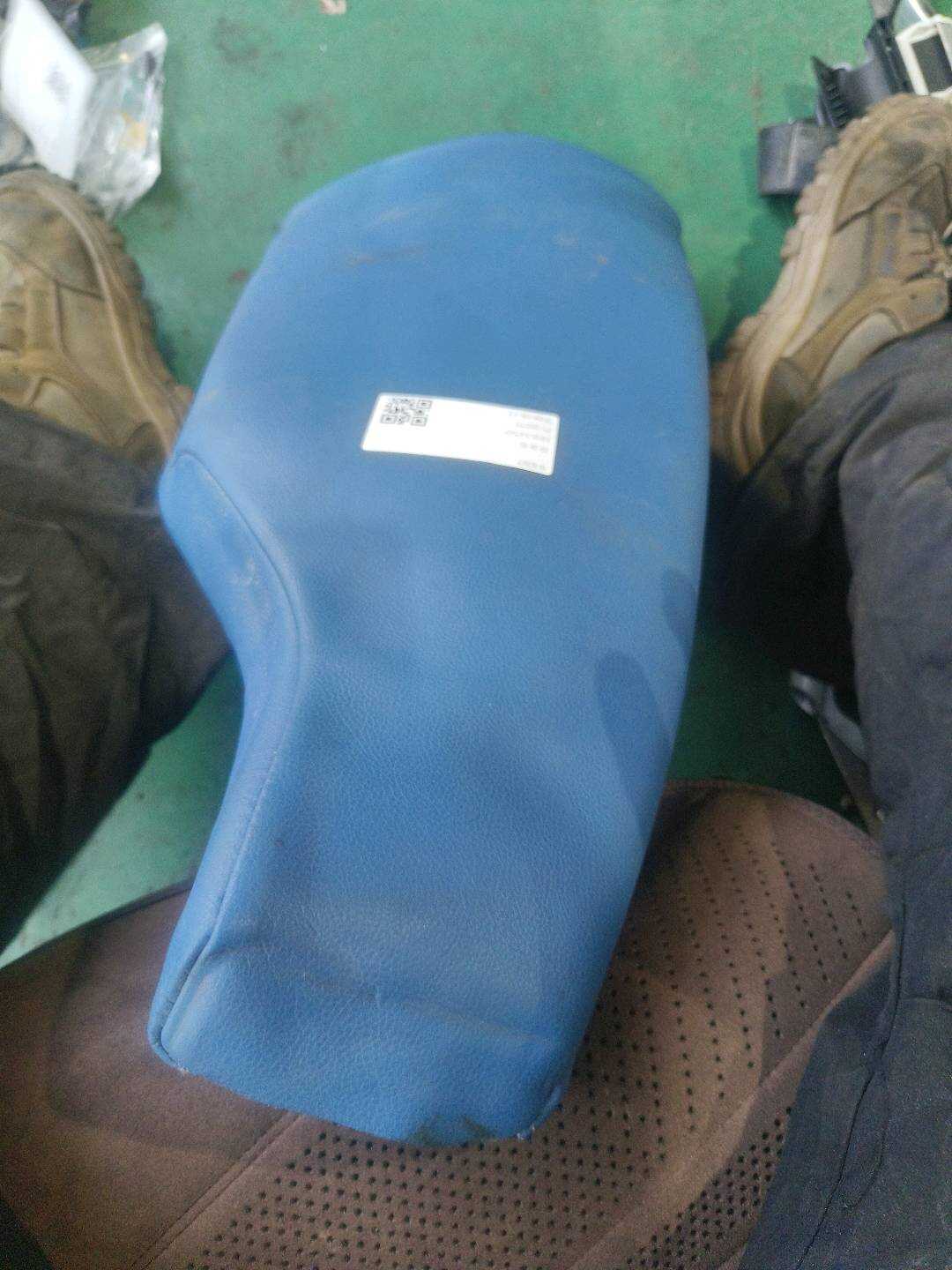 52207291238 后座椅侧靠背(右)