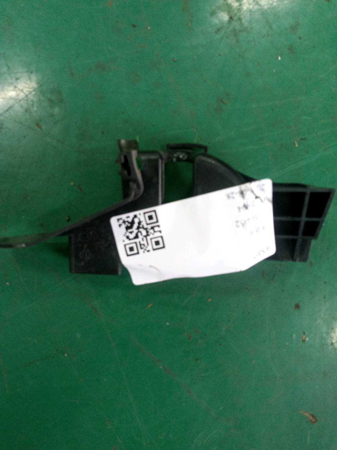 51217339476 前门锁机护盖(左)