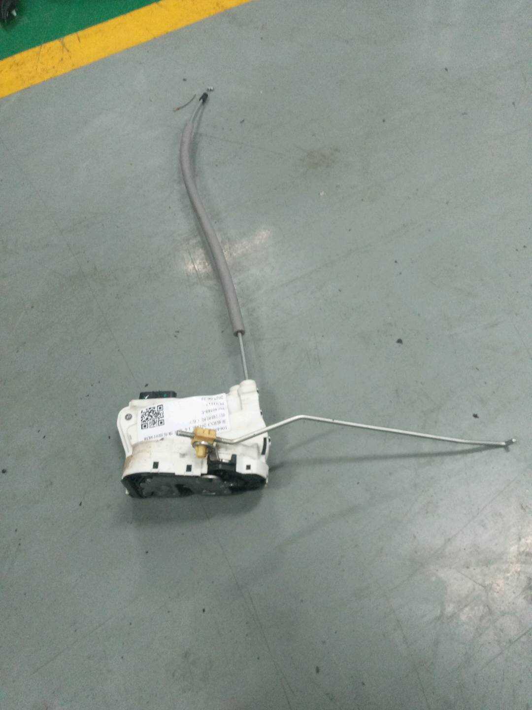 10640588 Front Door Lock Mechanism, Right