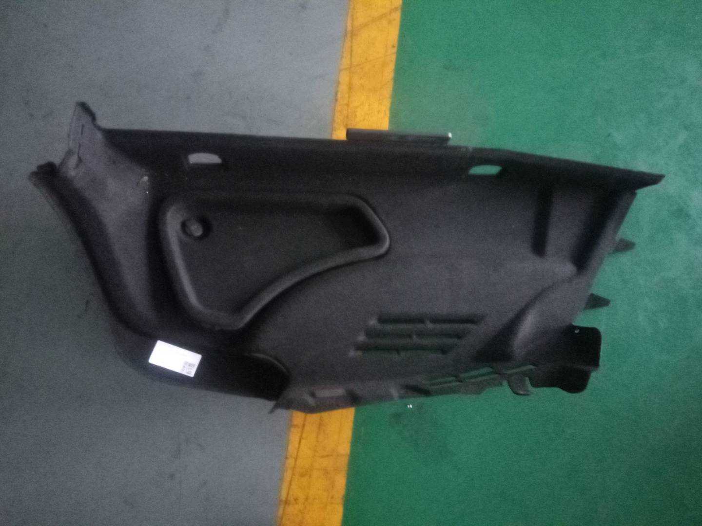 4KG863880CA9 行李箱饰板（右）