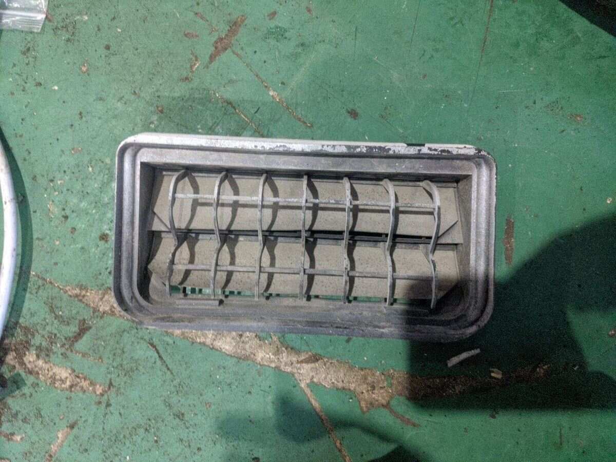 3C0819465 Rear Bumper Vent, Left