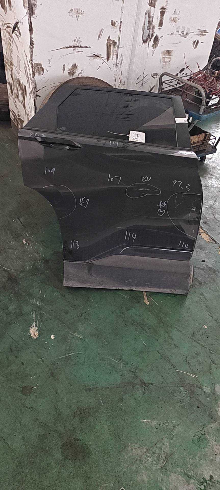 23547397P Rear Door Shell, Right
