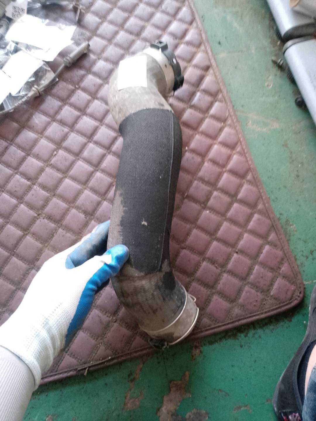 11618511338 Turbo Intercooler Outlet Pipe