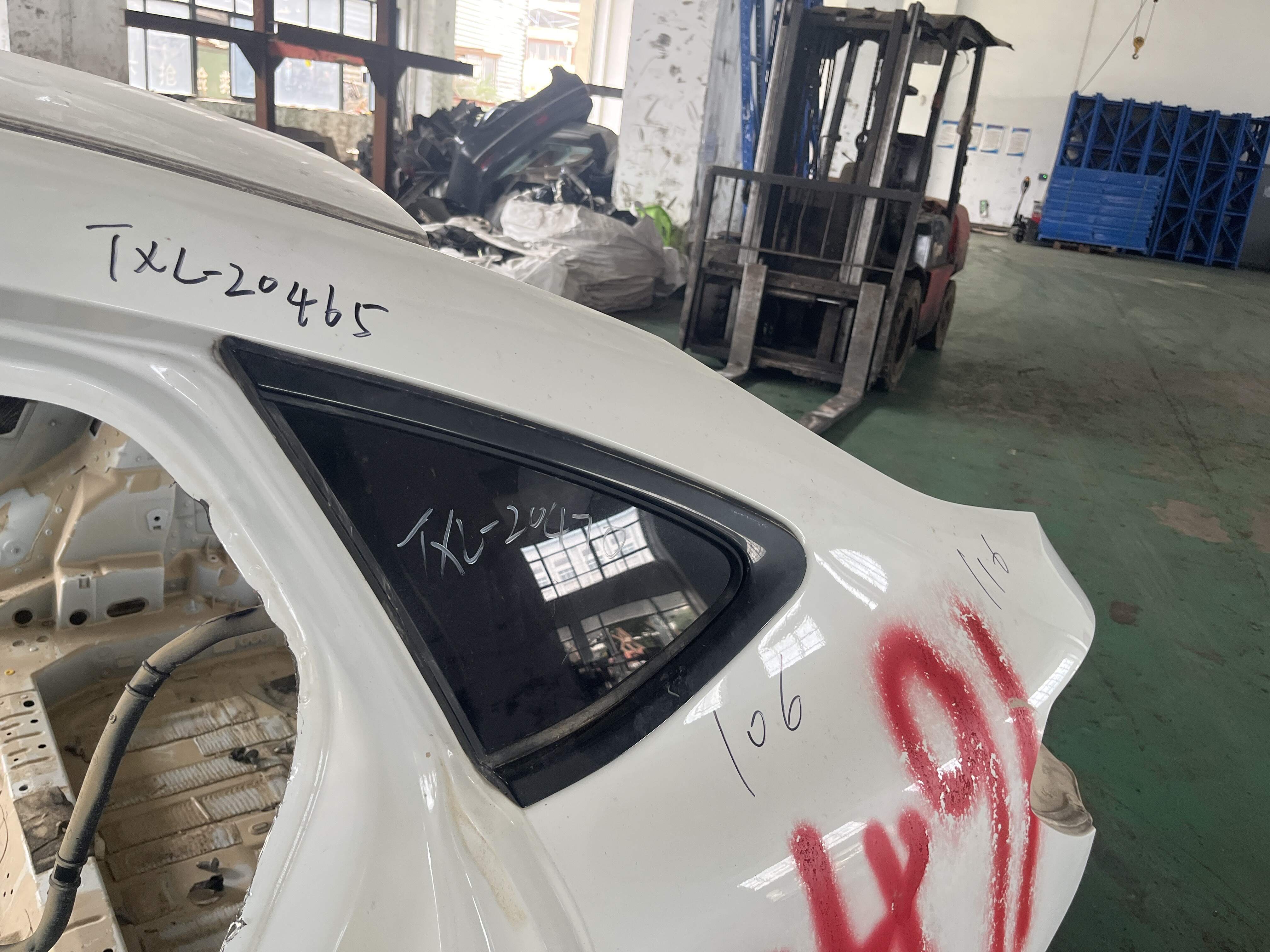 A2536703101 后侧围玻璃(左)