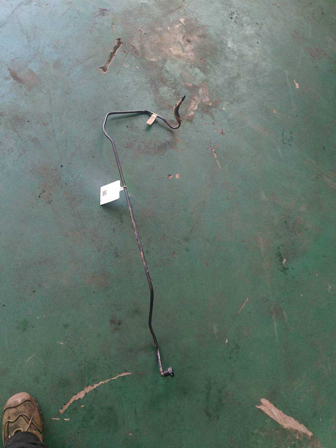 T4A2713 Fuel Line