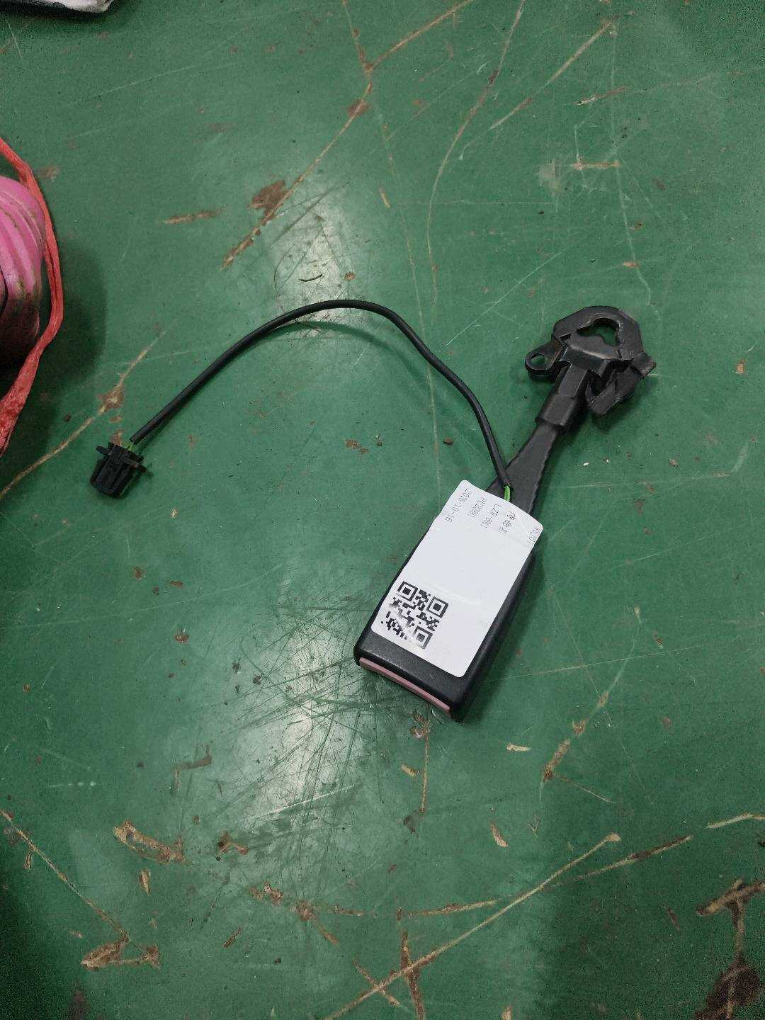 4L0857755E10C 副驾驶员座椅安全带扣