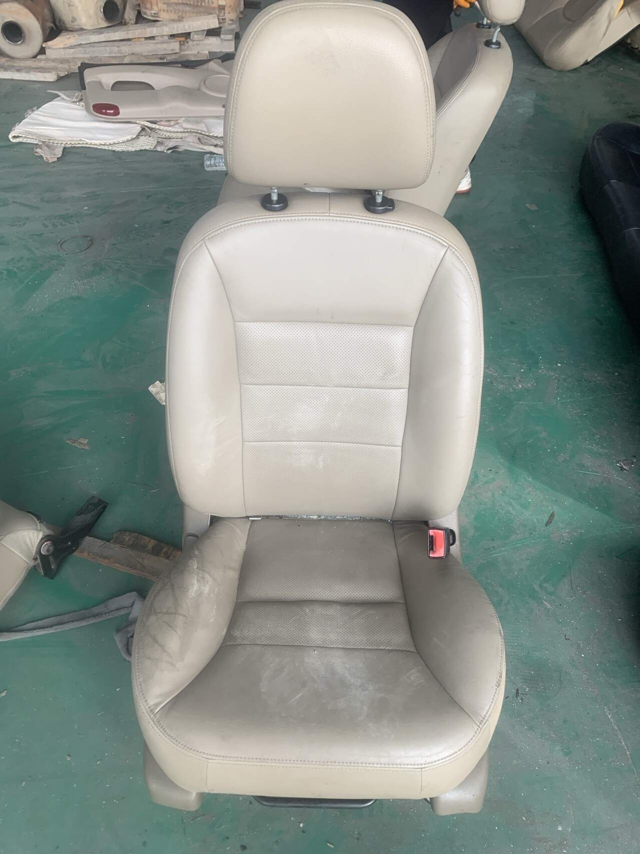 5L8Z7861018BA 副驾驶员座椅总成