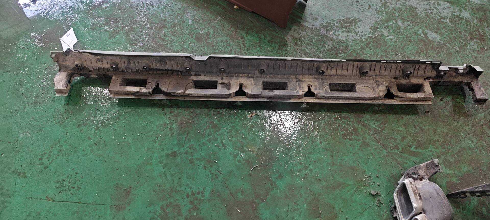 A1666900110 侧脚踏板支架(左)