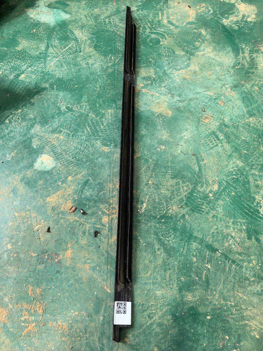 51357381800 后门玻璃压条(右外)