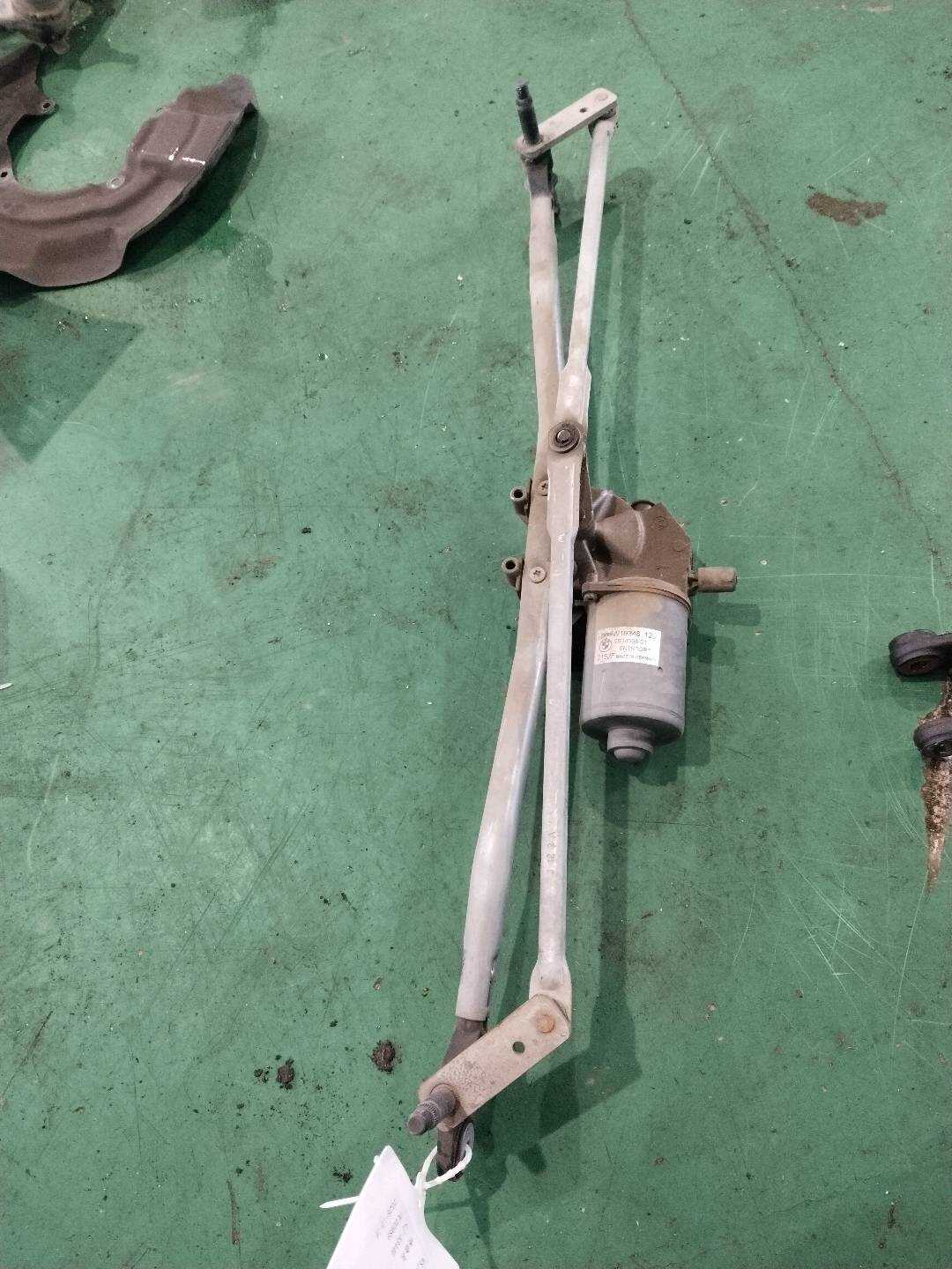 61619800894 前风挡雨刮器总成