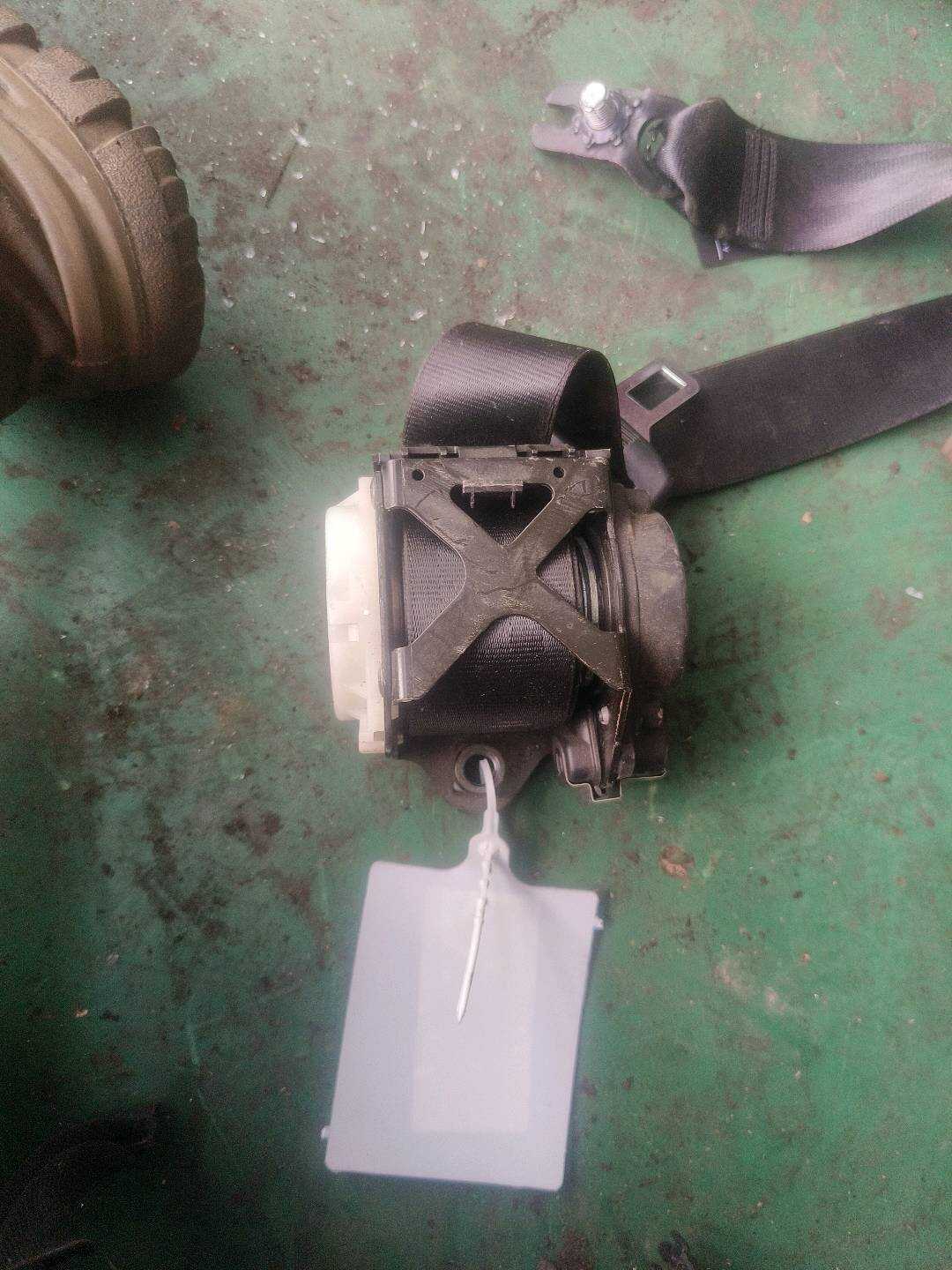 L8UD857805V04 后座椅侧安全带(右)