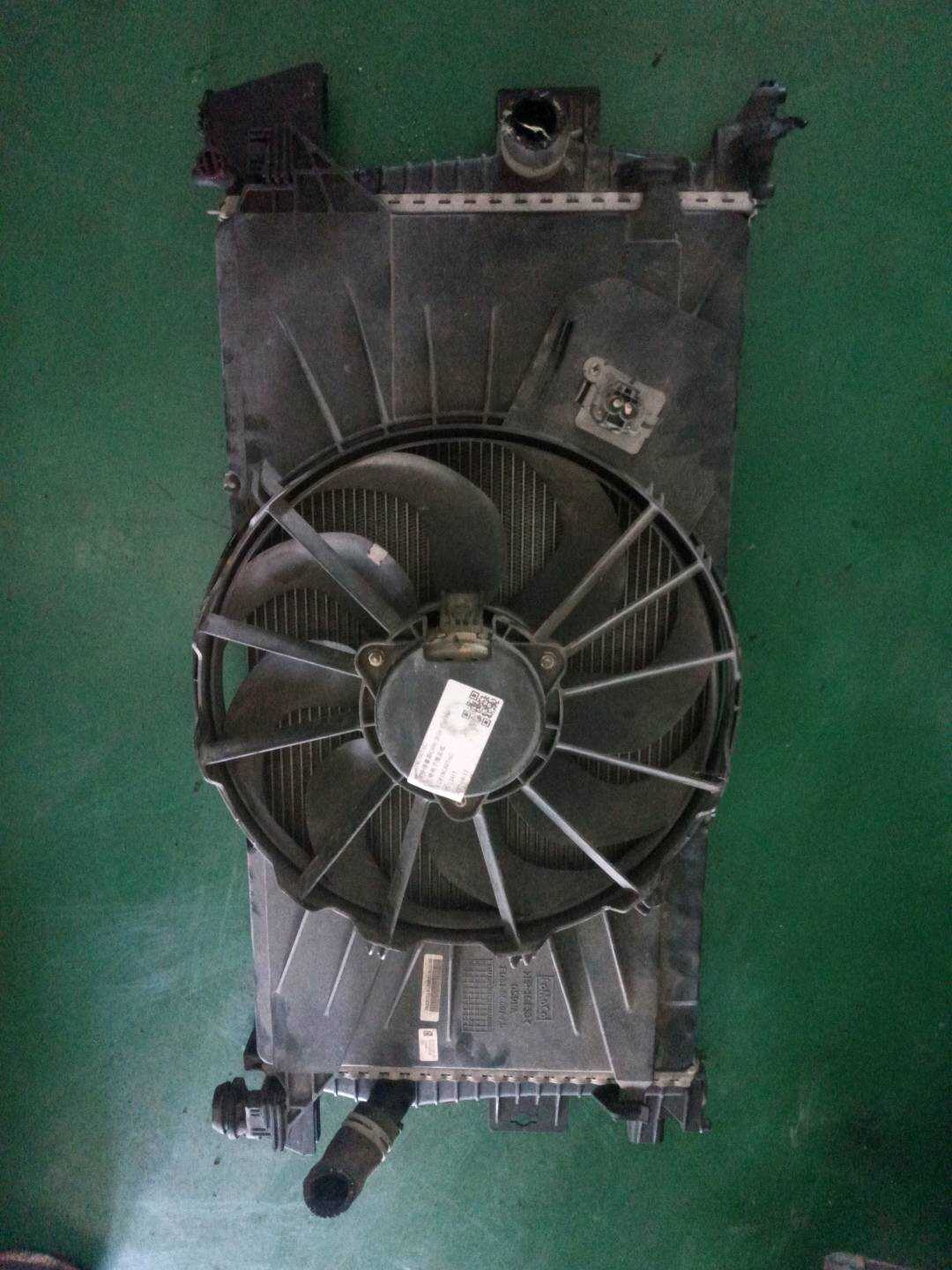 ED818C607AC 水箱电子扇总成