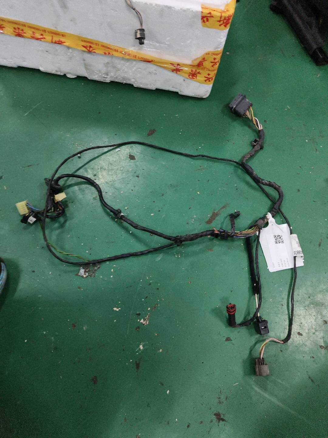 A4515408605 Front Door Wiring Harness, Left