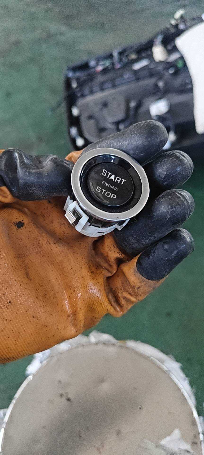 C2D28139 Ignition Switch