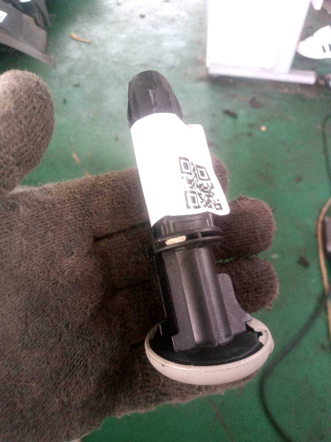 8E0886920A 后排座椅头枕导套