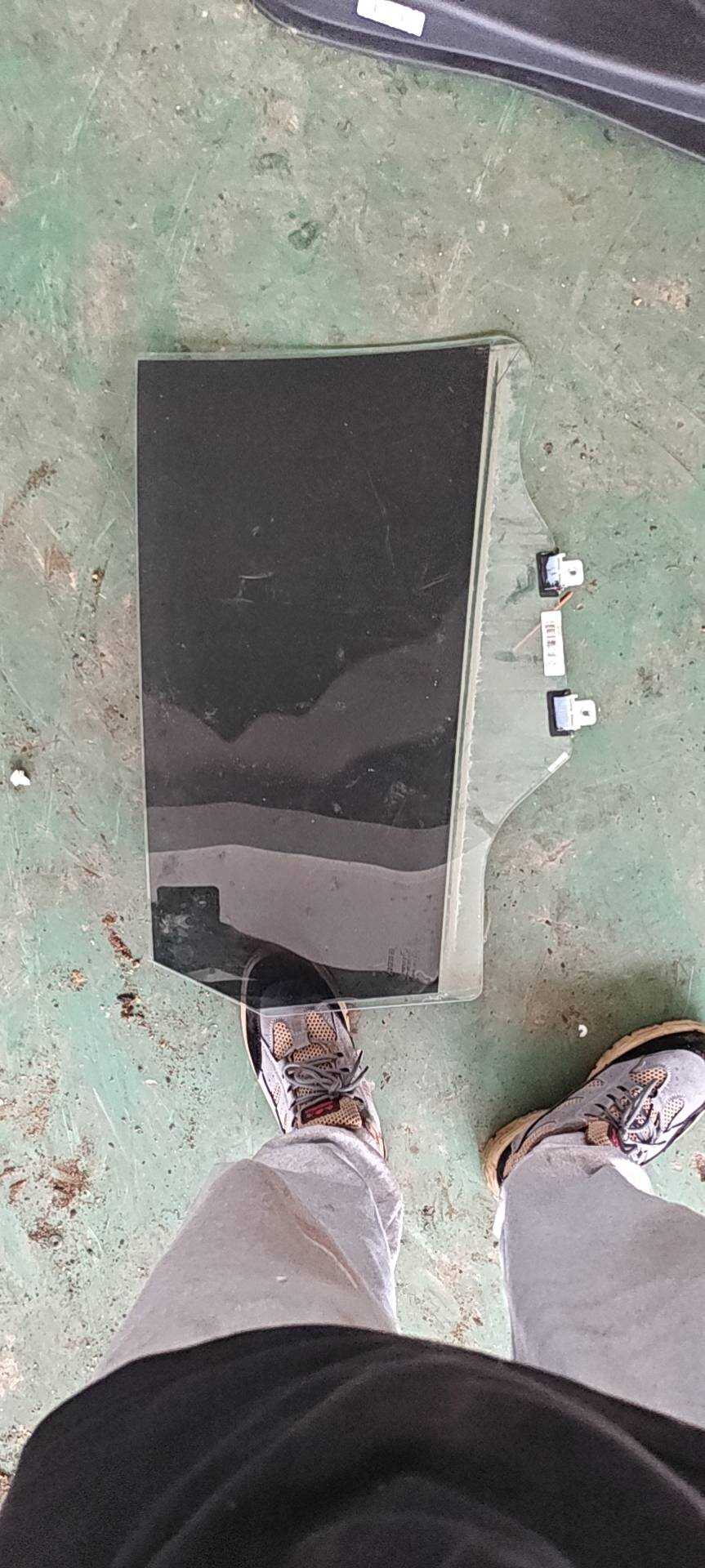 6600005338 左后车门玻璃