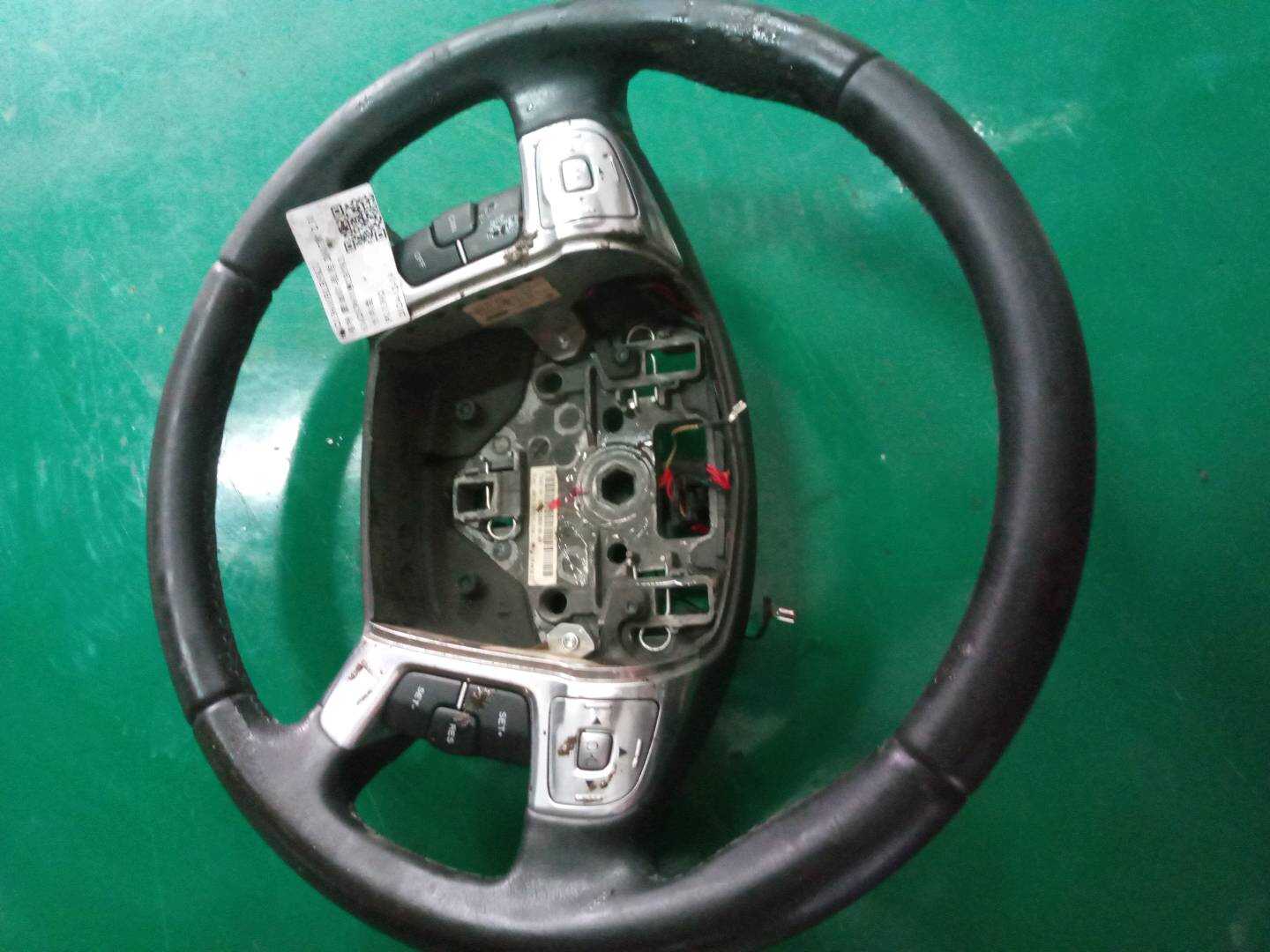 6M213600BLB5KU 方向盘