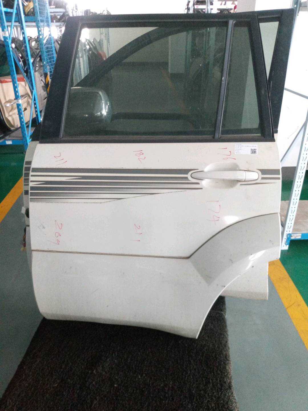 6700460260 后门壳(左)