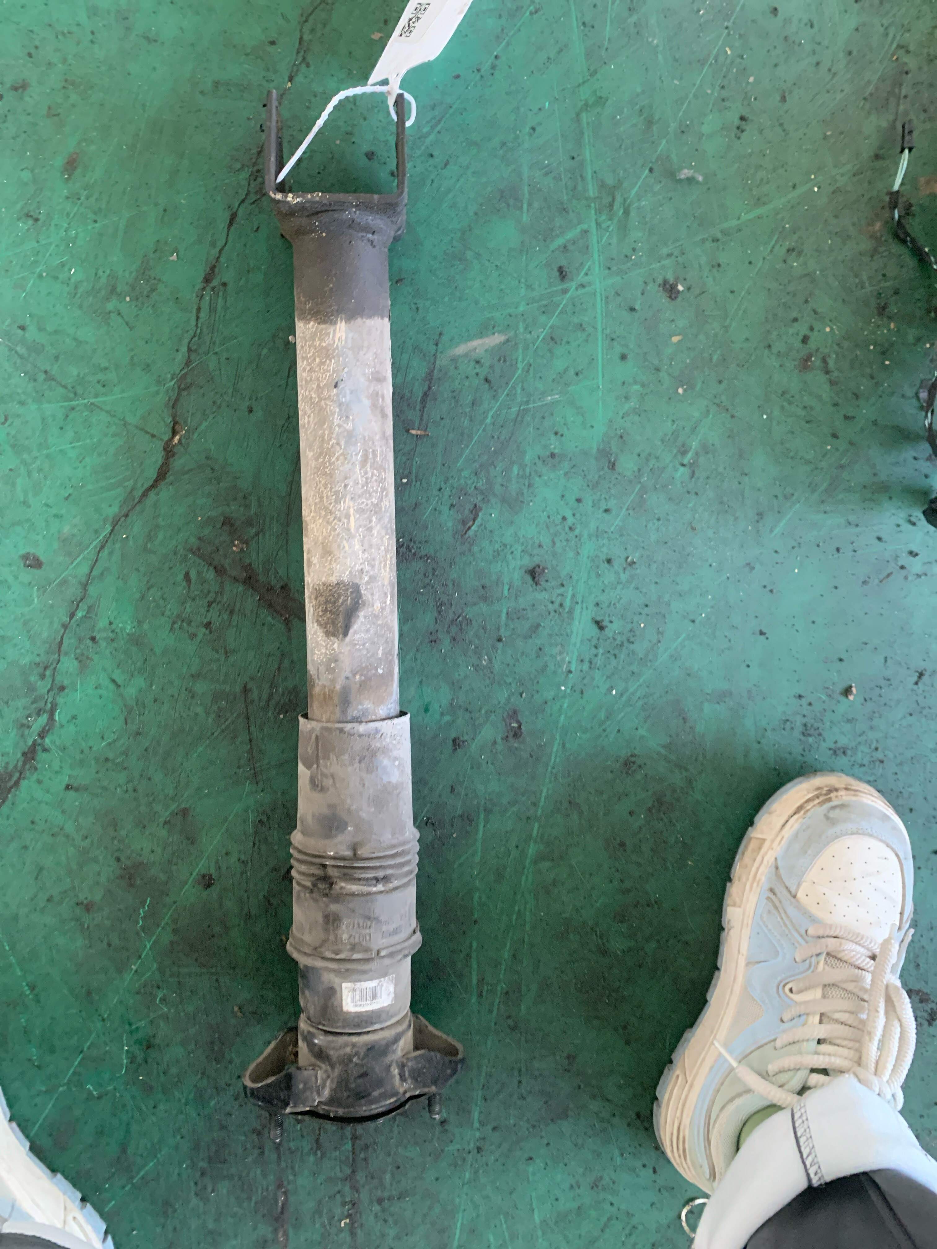 A2513202231 后减震器芯