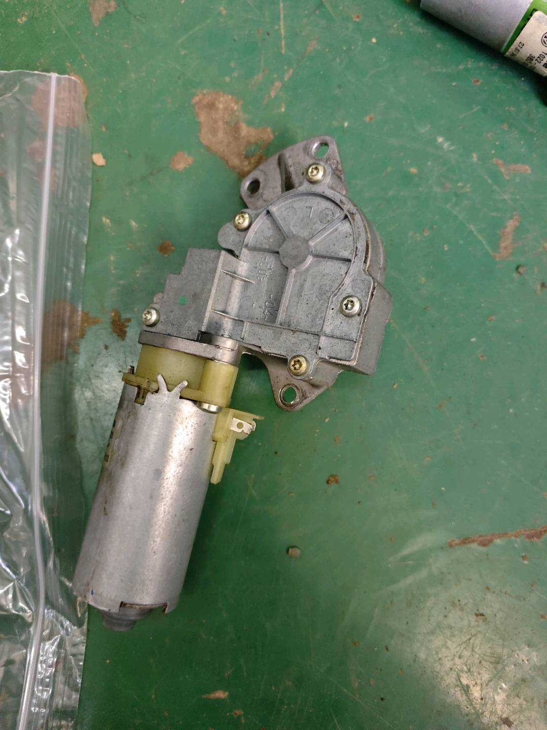 7L0959111 驾驶员座椅高度调整电机 疑似需对实物