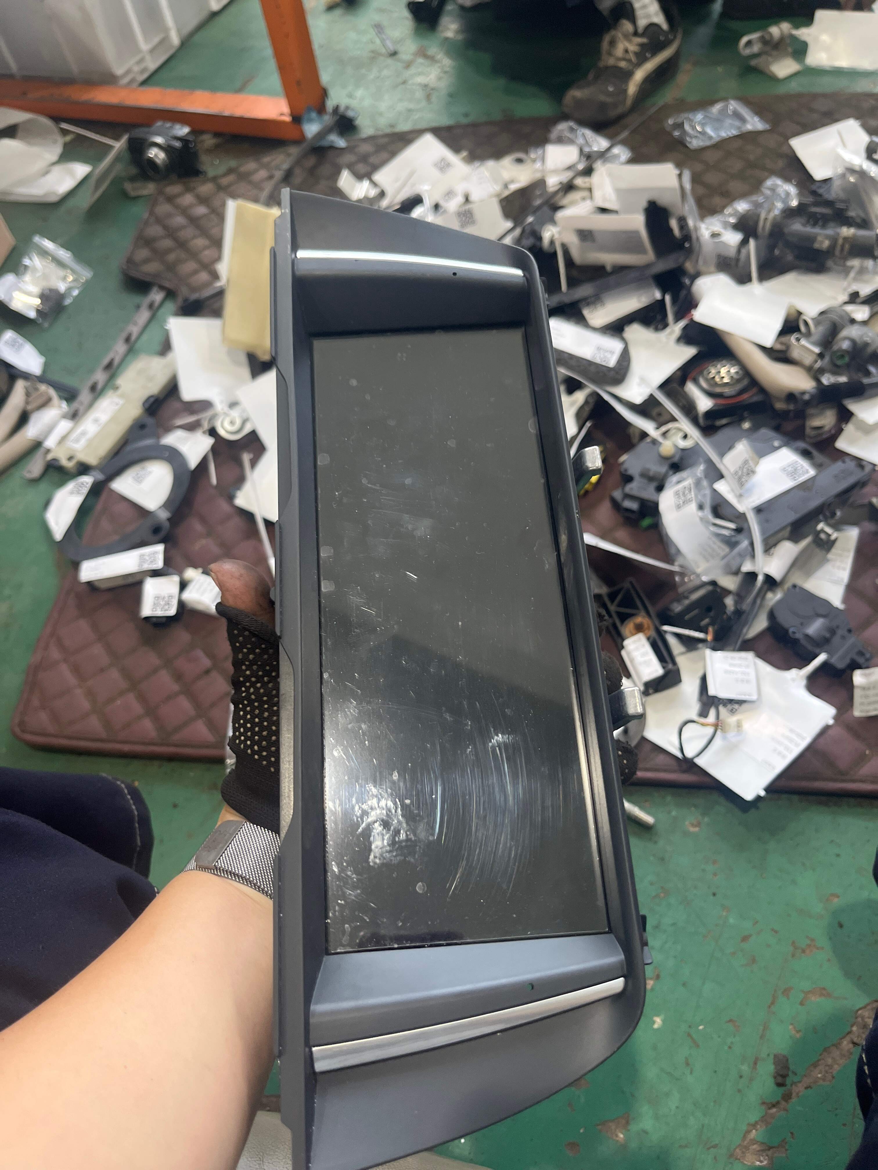 65509301373 显示器盖板