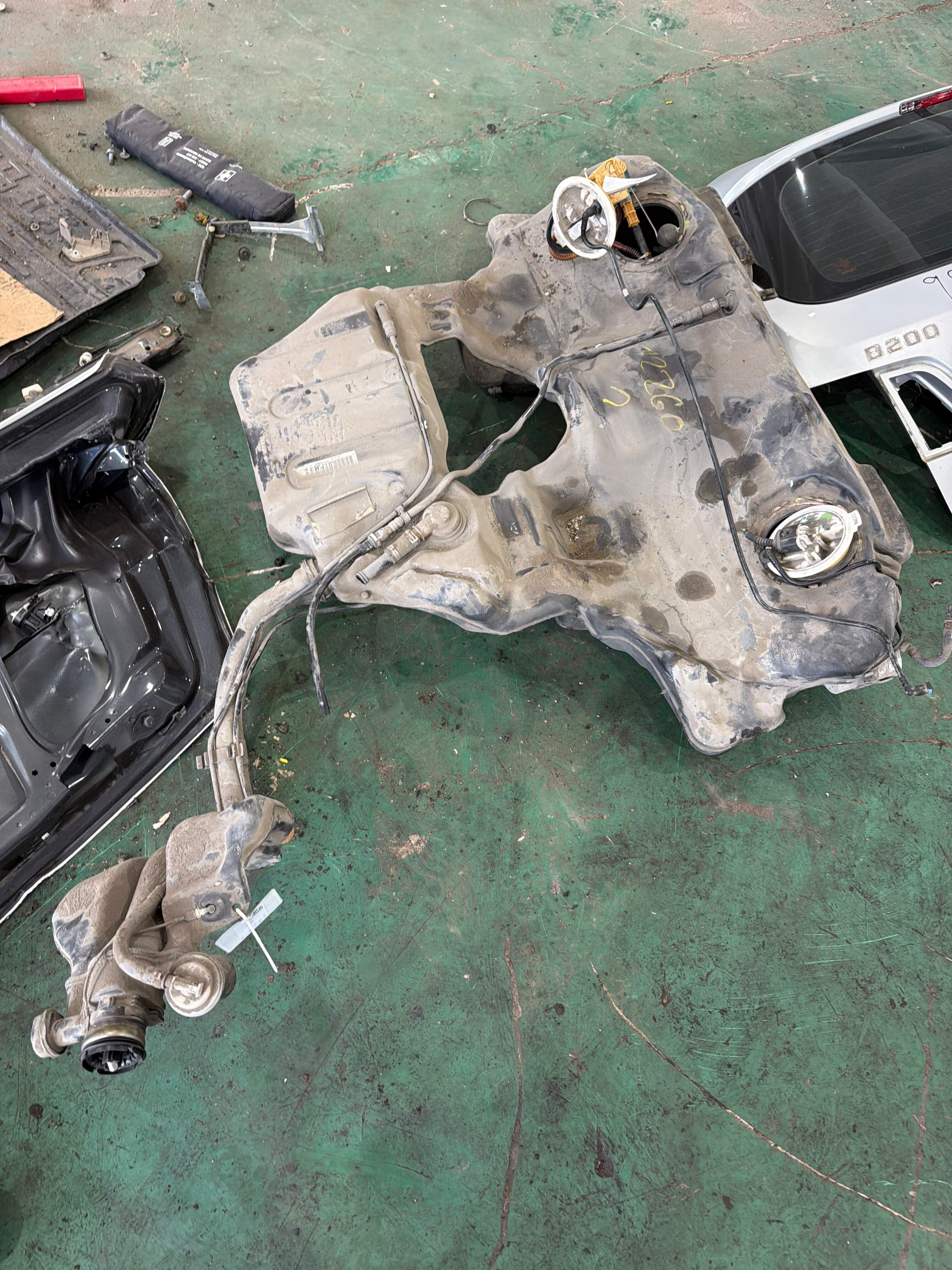 8E0201060BL Fuel Tank